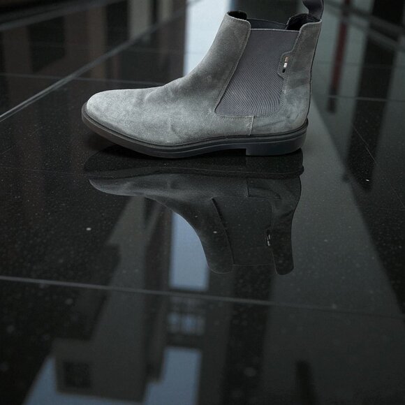Boss Men's Calev Pull on Chelsea Boots Gray - Picture 1 of 6